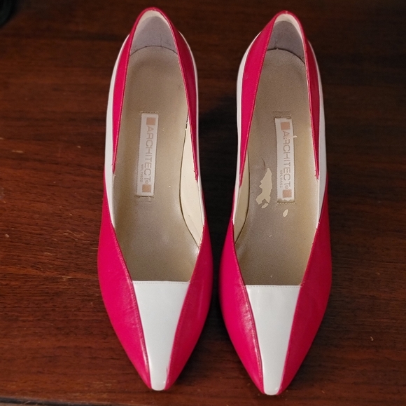 Adorable patent leather kitten heels - Picture 2 of 16